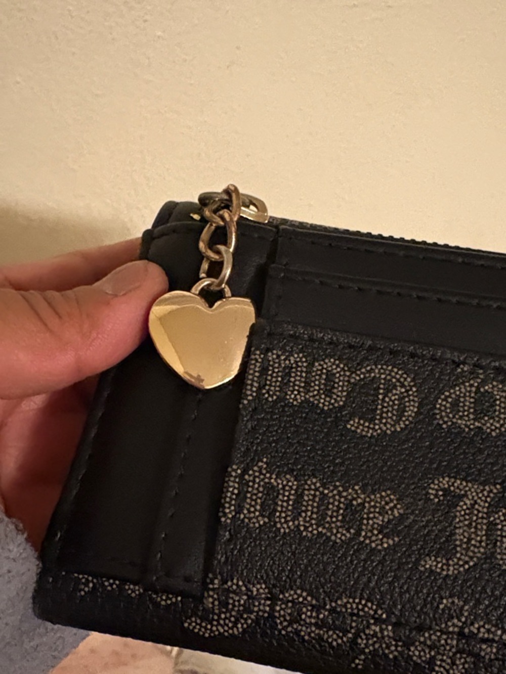 Juicy Couture Black Logo Heart-Emblem Wallet - Picture 11 of 15